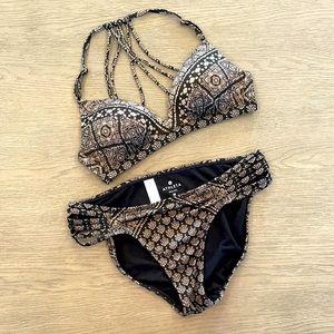 Athleta bikini set - Top S Bottom M
